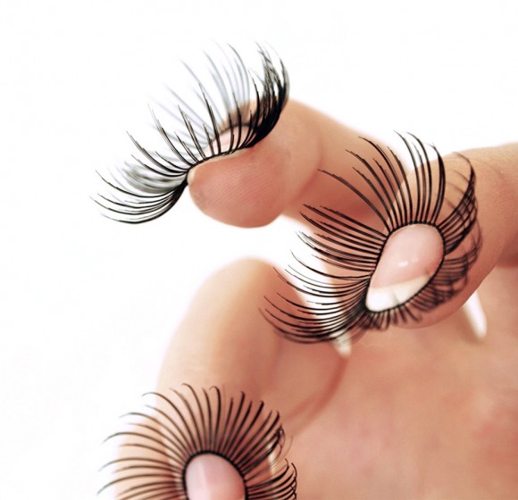 Eyelash Fingernails